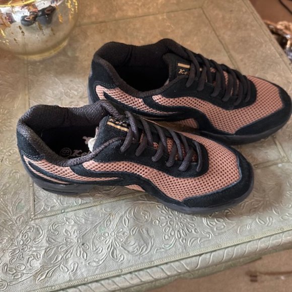 NEW – KELA CI Tip Top Black and Tan Dance Sneakers – 6.5 - Picture 2 of 4